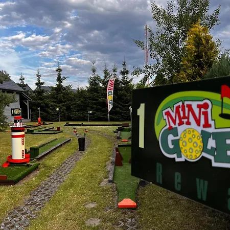 Honoratka Z Prywatnym Polem Do Gry W Mini Golf *