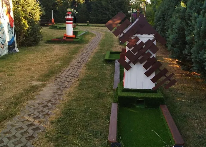 Honoratka Z Prywatnym Polem Do Gry W Mini Golf